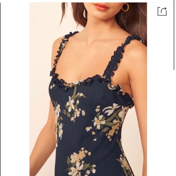 Reformation dress 💄 - Picture 4 of 7